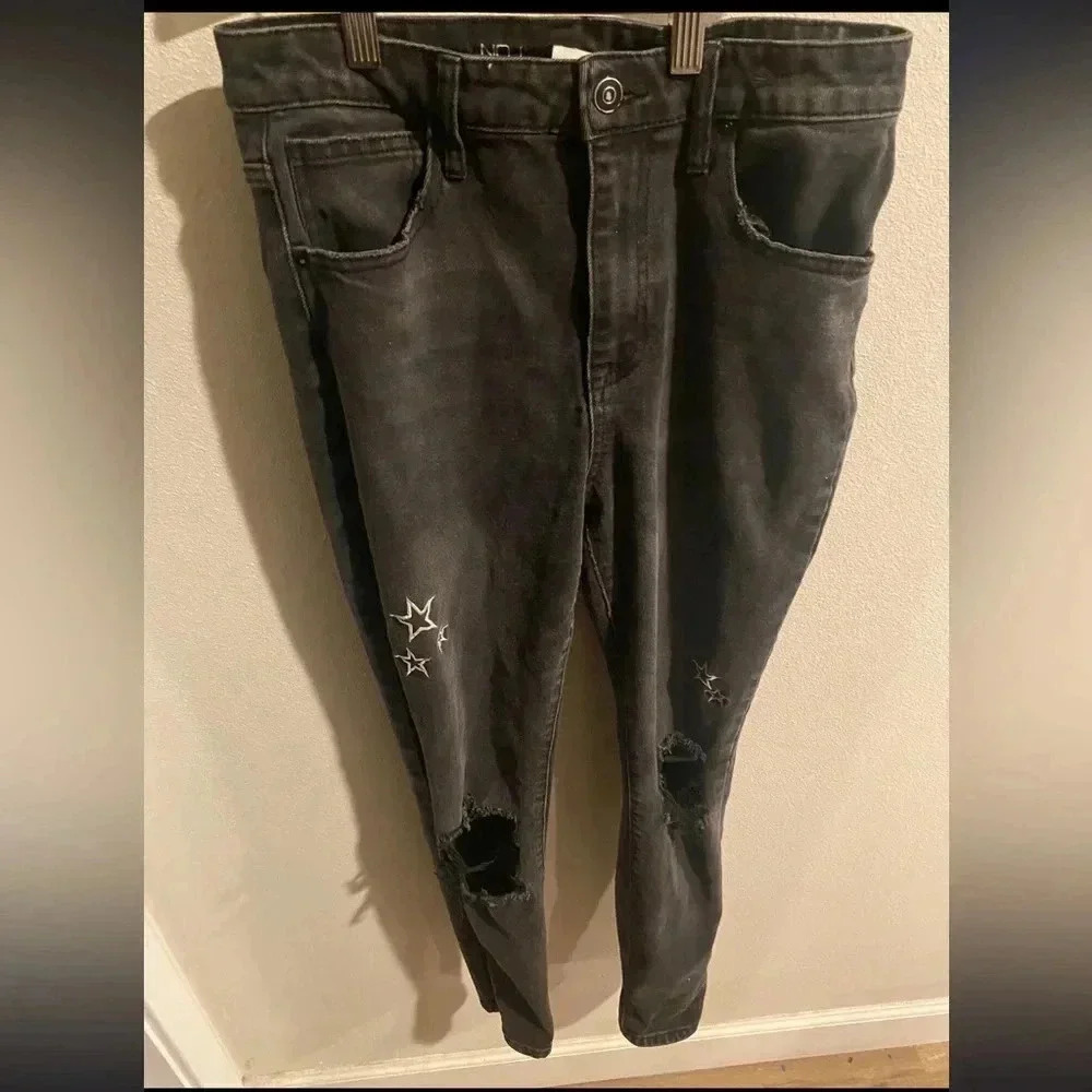 No boundaries black‎ distressed skinny jeans size 11